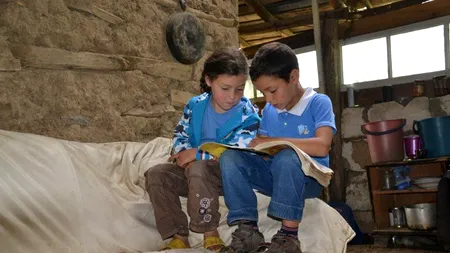 Datele cutremurătoare care dezvăluie o adevărată dramă. De ce aproape jumătate dintre micuții din România sunt expuși riscului de sărăcie