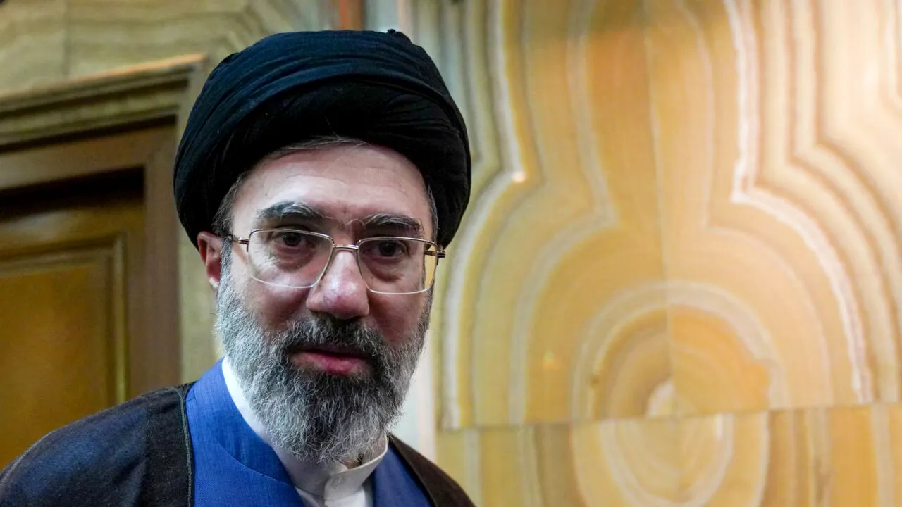 În timp ce SUA și Israel sunt în căutarea lui, noul lider al Iranului debutează pe social media. Mojtaba Khamenei și-a creat conturi pe X și Telegram