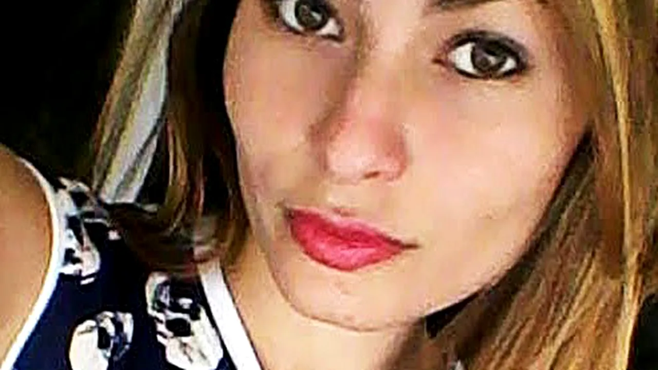 S-a mutat într-o casă nouă și în fiecare zi a găsit flori pe verandă. După trei săptămâni a rămas fără cuvinte când a aflat cine era „admiratorul