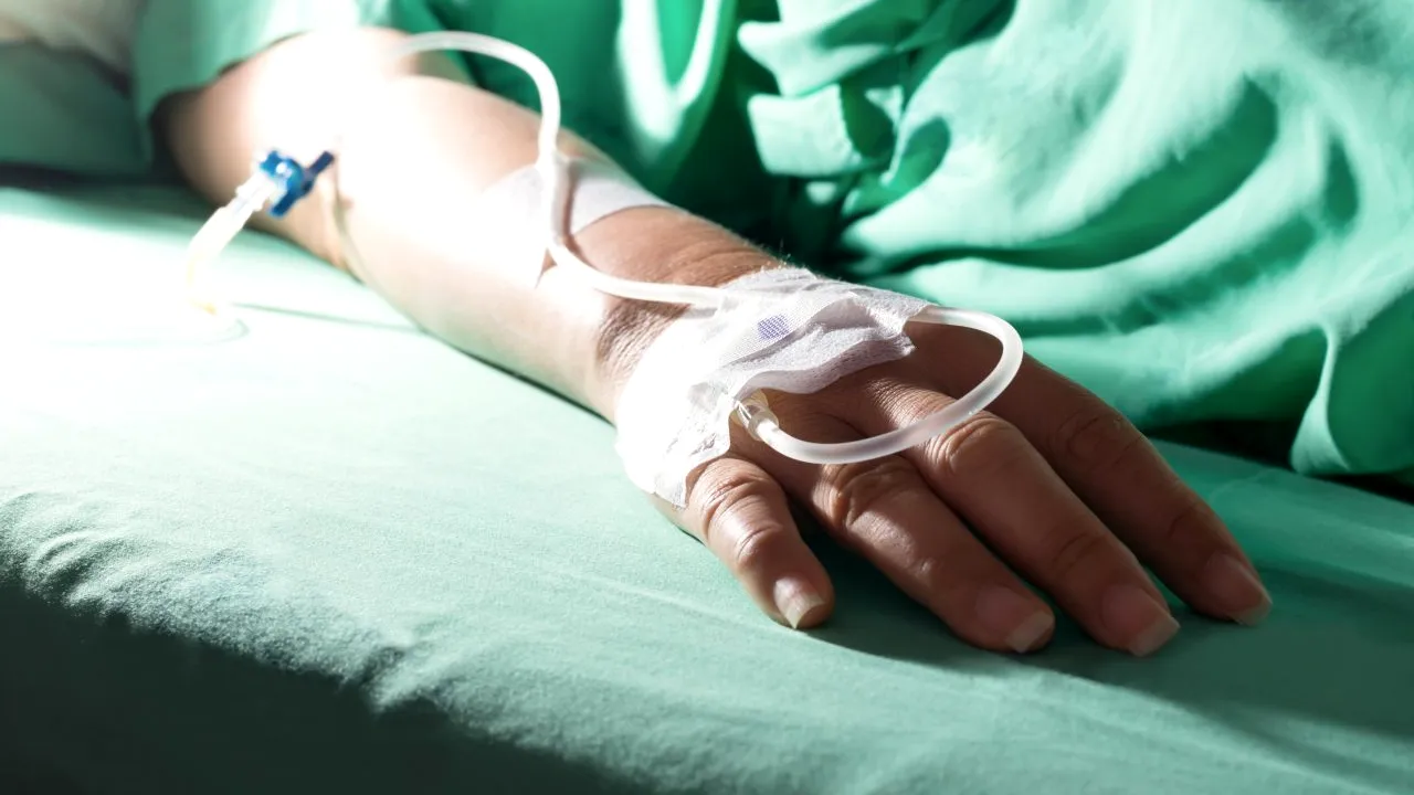 Alți cinci pacienți infectați cu COVID-19, transferați în străinătate