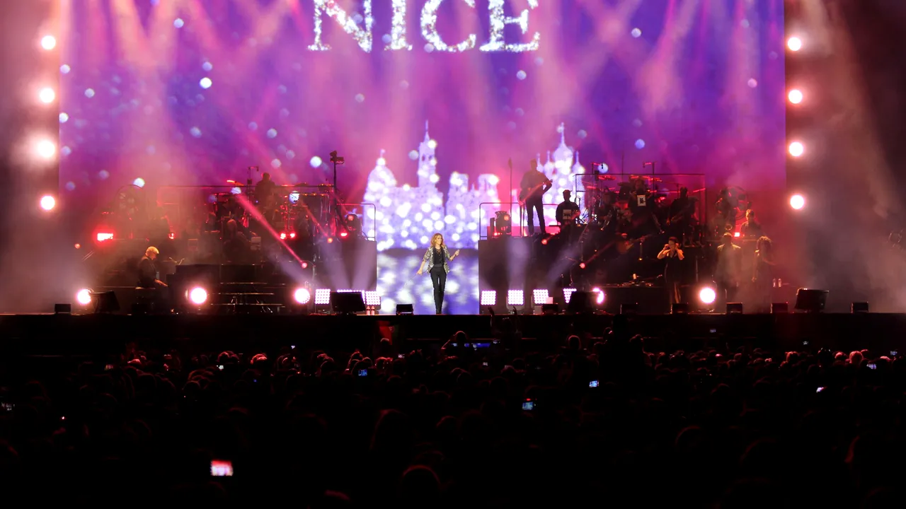 O artistă celebră s-a îndrăgostit de un bărbat cu 17 ani mai tânăr decât ea