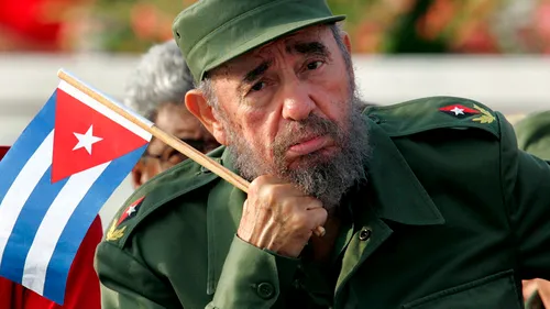 Fidel Castro, prima apariție în public după o pauză de un an FOTO