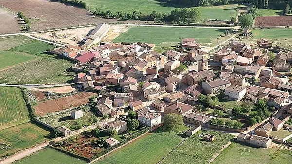 Satul spaniol la 2 ore de Madrid. Oferă gratuit o casă unei familii care este dispusă să se mute și să administreze barul local