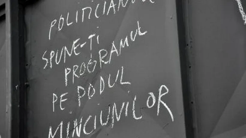 Îndemnul unui artist român: ''Politicianule, spune-ți programul pe Podul Mincunilor''