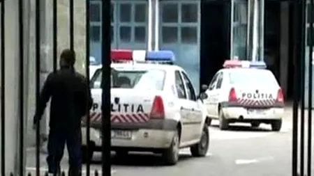 Jandarmul și cei doi polițiști acuzați că au bătut un bărbat, cercetați de procurori. Victima a fost arestată ulterior, pentru ULTRAJ