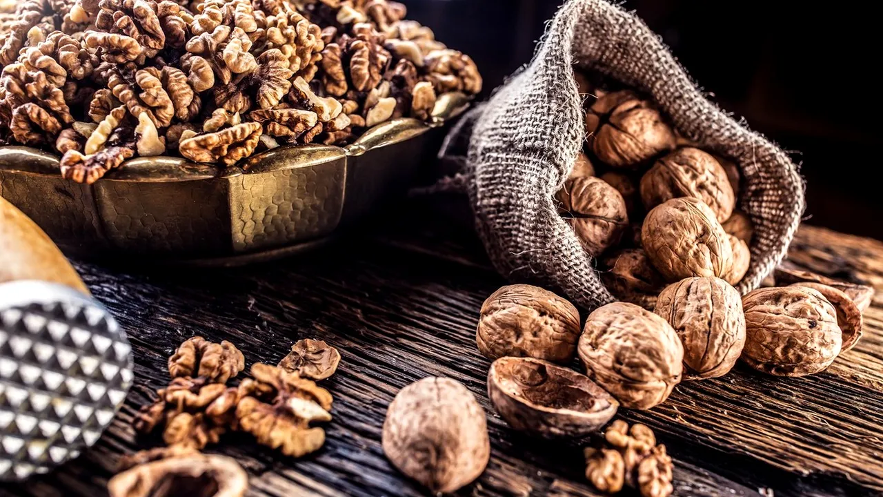 NUCILE românești, valoroase și la mare căutare. O tonă de miez de nucă, de 6 ori mai scumpă în România comparativ cu alte țări europene