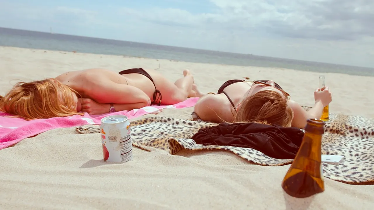 De la ceai până la castravete. Zece metode pentru a scăpa de arsurile solare