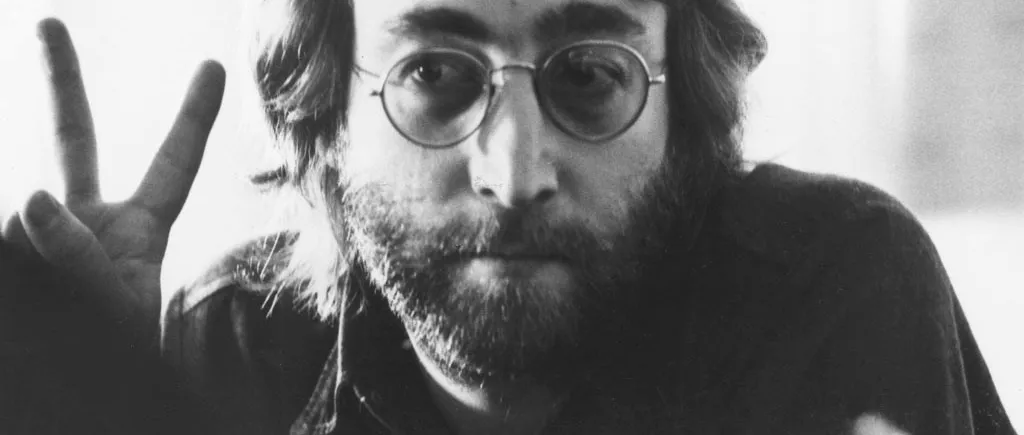 O scrisoare semnată de John Lennon, vândută pentru peste 28.000 de dolari