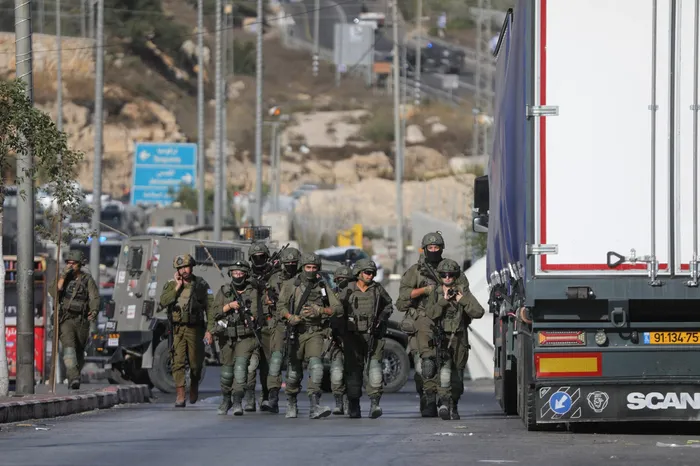 Trupele israeliene au intervenit în zona Farsh Al Hawa, la intrarea de nord în Hebron, unde a avut loc atacul. Sursa Foto: Profimedia 
