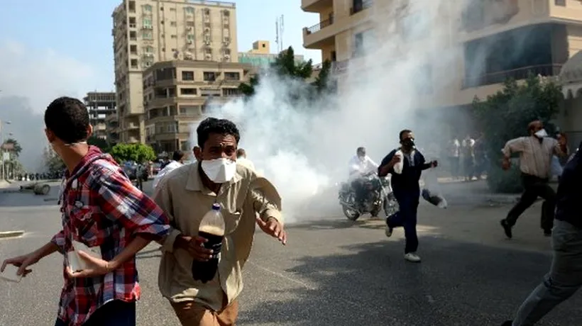 Patru agenți de poliție, judecați în Egipt pentru moartea a zeci de manifestanți asfixiați de gaze lacrimogene
