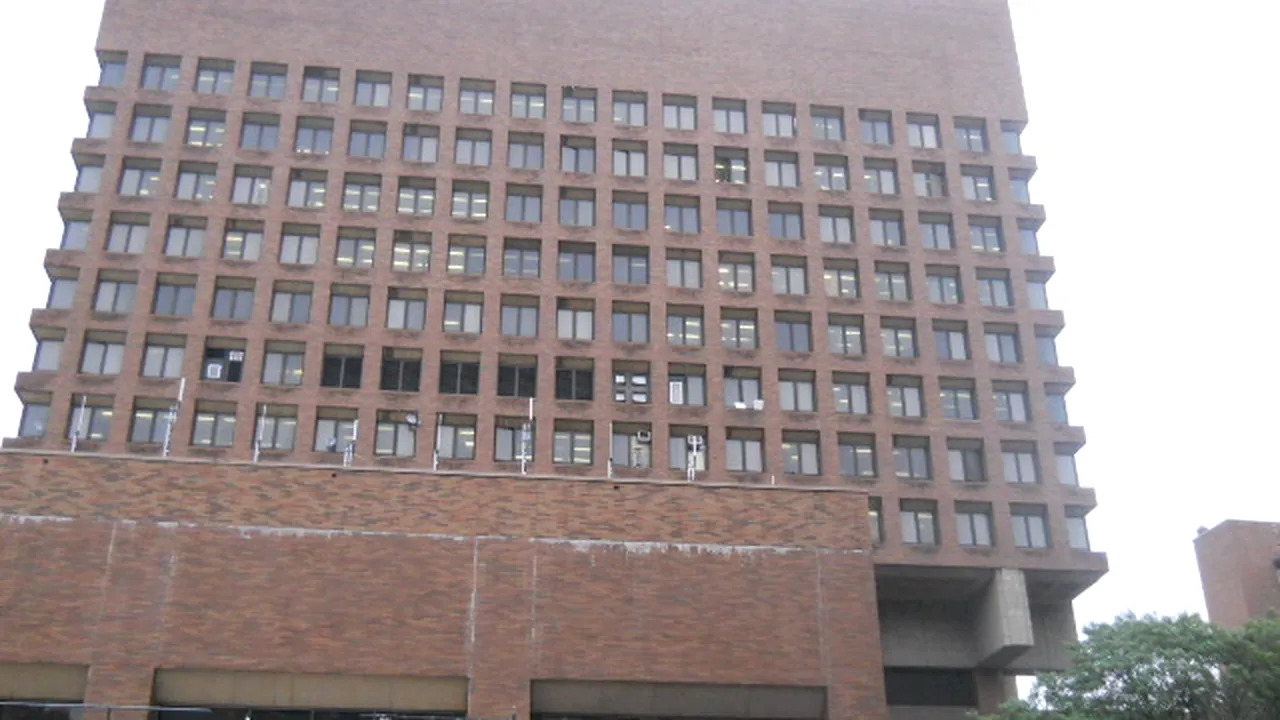 Angajați ai Poliției din New York au modificat pe Wikipedia informații despre violențele unor colegi. Reacția șefilor Poliției 