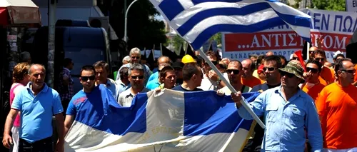 Mii de greci își părăsesc țara, unde șomajul a depășit 24%. Aveam un loc de muncă foarte bun. Acum curăț WC-uri în Suedia