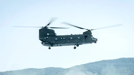 Un elicopter italian al forței de menținere a păcii EUFOR din Bosnia și Herțegovina s-a prăbușit. Sunt raportate trei decese și 12 persoane rănite