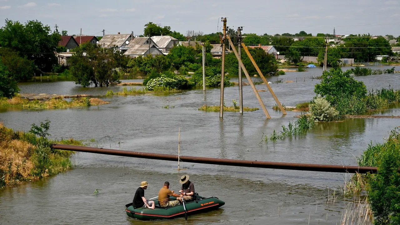 LIVE UPDATE | Războiul din Ucraina, ziua 471. Forțele ruse, acuzate că au țintit civilii evacuați din calea apelor