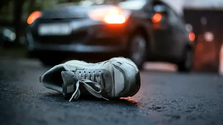 Tragedie în Maramureș. Fetița de 6 ani a unui ofițer NATO a fost călcată de o autoutilitară. Șoferul a fugit