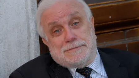 Doliu în lumea filmului. A murit Luciano De Crescenzo, scriitor și cineast italian