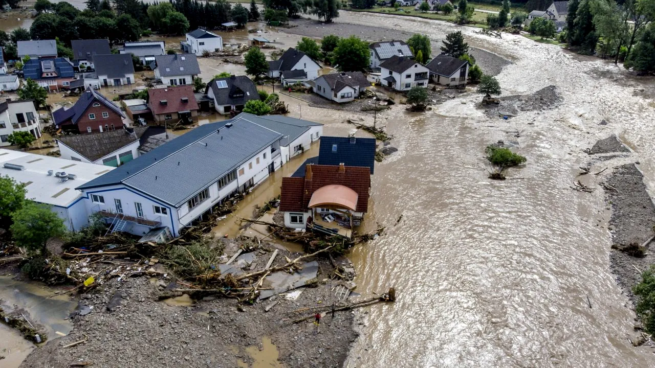 Cel puțin 100 de morți și sute de dispăruți în Germania, după una dintre cele mai grave inundații din ultimele decenii