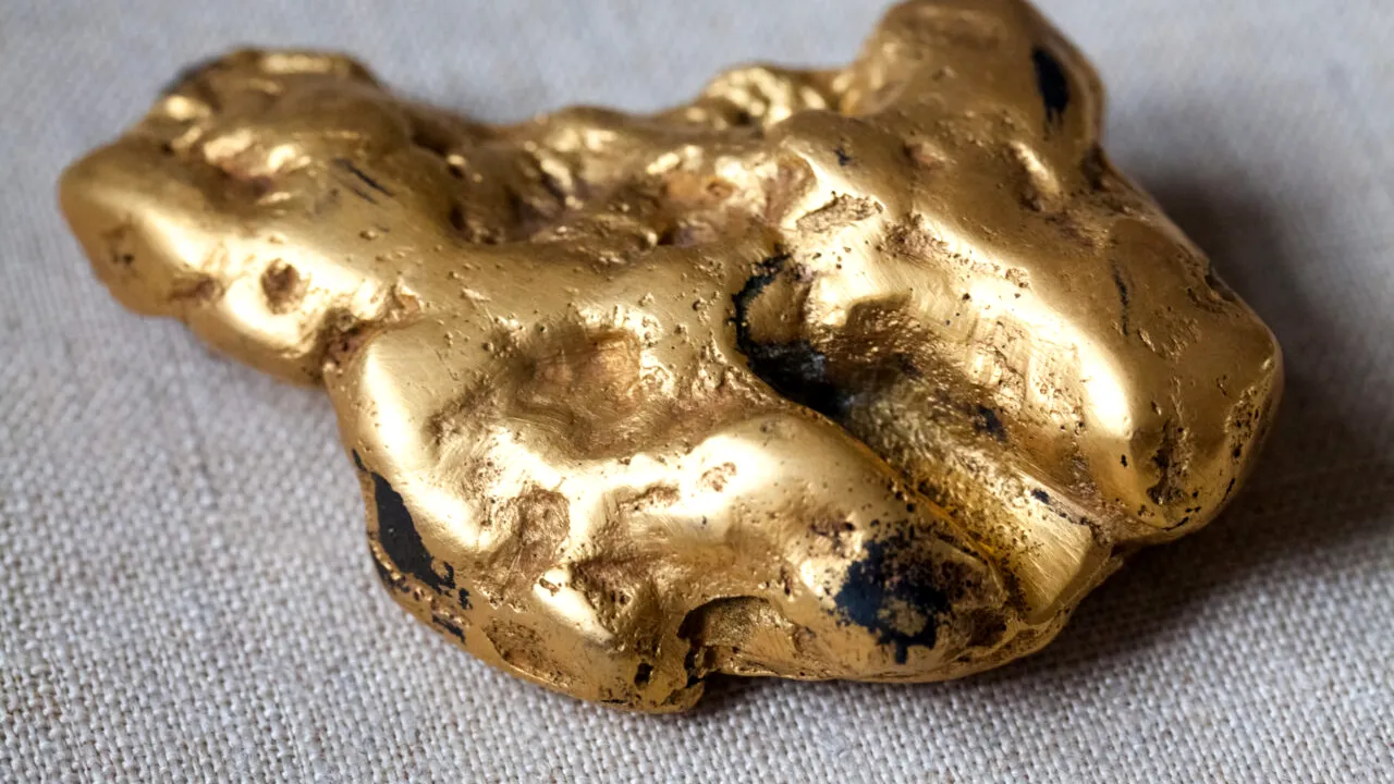 Aurul a trecut de 4.500 de dolari uncia pe fondul cererii ridicate pentru metale preţioase