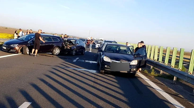 Accidente în lanț pe Autostrada Soarelui. Cinci mașini au fost implicate într-un carambol