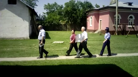 ALEGERI EUROPARLAMENTARE 2014 în România reală. Las Fierbinți votează. Un REPORTAJ LIVE de Marian Sultănoiu