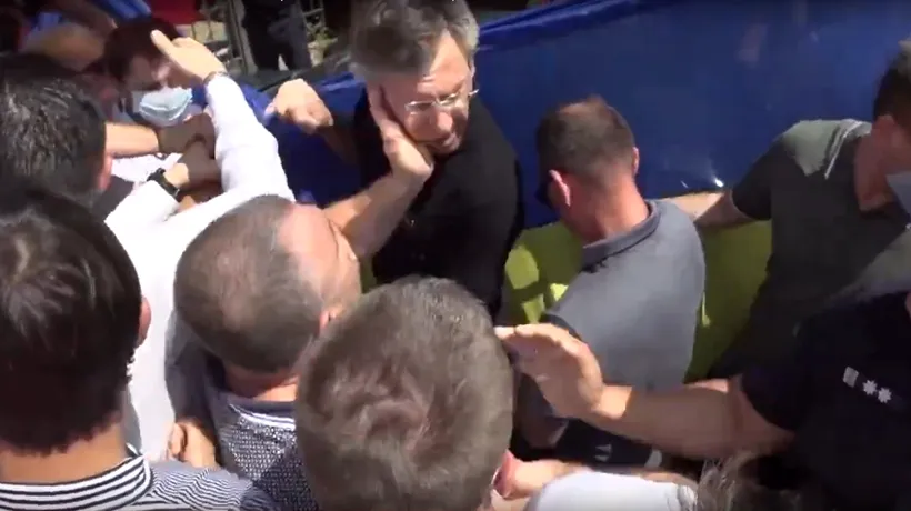 Dorin Chirtoacă, candidat AUR la alegerile din Moldova, luat la palme de socialiști. VIDEO viral