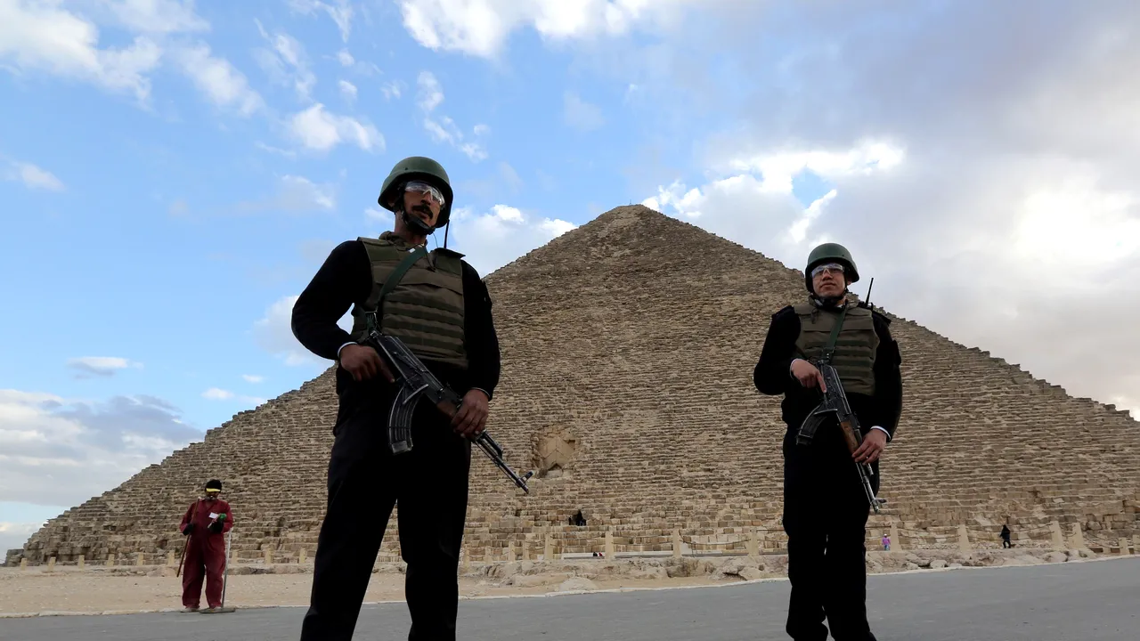 Un autocar cu turiști a fost atacat în Egipt