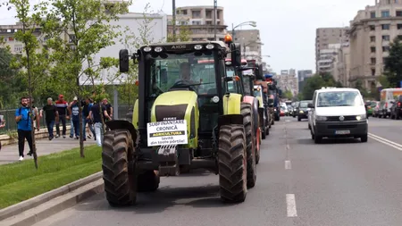 Protest cu tractoarele în Capitală. Fermierii iau cu asalt Palatul Parlamentului (Galerie FOTO)