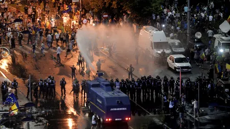 Mitingul Diasporei din Piața Victoriei, final cu gaze lacrimogene și tunuri de apă