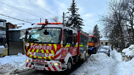 O femeie din județul Botoșani a MURIT în fața casei sale, după ce a fost lăsată de soțul său căzută în zăpadă. Amândoi erau băuți