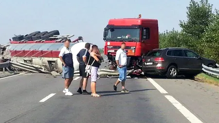 Imaginea zilei: o cisternă s-a răsturnat pe Autostrada Soarelui. Nu sunt victime