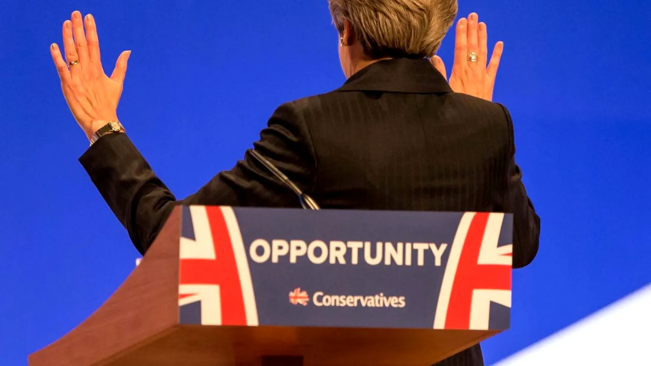 Acordul pentru Brexit, APROBAT de Guvernul britanic. Theresa May. Este CEL MAI BUN proiect posibil. Variantele: Nici un acord sau NO BREXIT