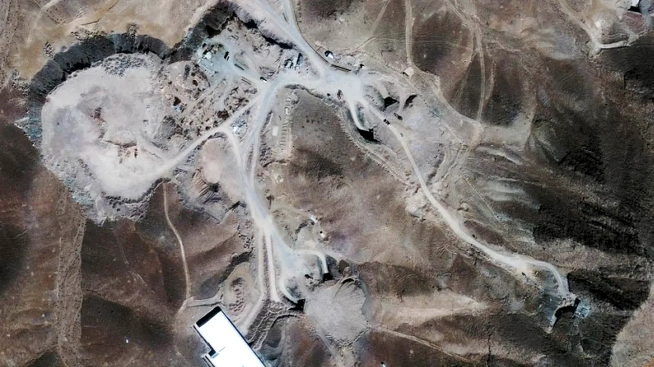 Wall Street Journal: Fotografii din satelit par să arate că Iranul curăță un complex folosit la teste nucleare