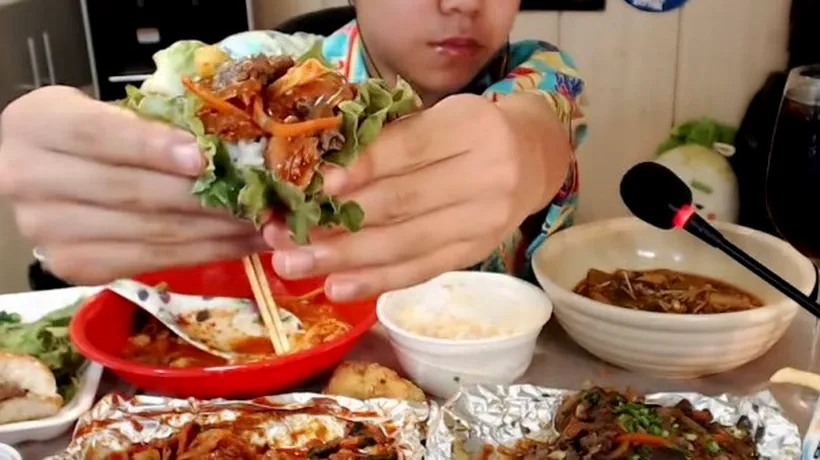 Slujbă de vis pentru acest adolescent: primește sute de mii de dolari ca să mănânce ce vrea el