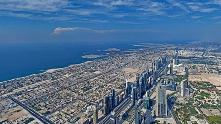 Priveliștea care îți taie respirația. Cum se vede lumea din vârful celei mai înalte clădiri de pe glob