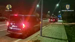 Tânăr de 28 de ani, urmărit pentru tâlhărie, a agresat un polițist și apoi a amenințat că se SINUCIDE. Acesta jefuise o femeie de 74 de ani