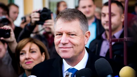Klaus Iohannis a făcut o baie de mulțime la Iași, fotografiidu-se și vorbind cu oamenii