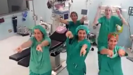  Colegii i-au facut cadou un dans. Mesajul de adio a devenit viral. VIDEO