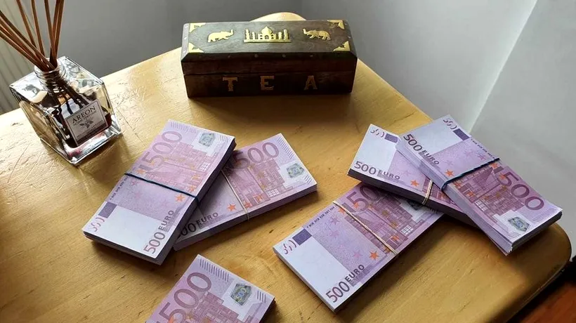 Cât costă pe OLX un pachet de 100 de bancnote false de 500 de euro