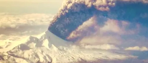 Erupție uriașă a unui vulcan din Alaska: cenușa s-a ridicat la 11 km deasupra Pământului