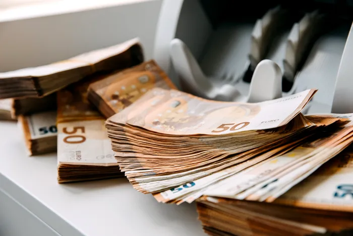 Anchetă la Biroul Vamal de Frontieră Aeroport Otopeni Călători, pentru dispariția unei sume de aproape 700.000 de euro