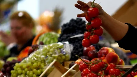 De ce au dispărut ROȘIILE ROMÂNEȘTI de la tarabe. SPECULANȚII ocupă piețele, PRODUCĂTORII vând răsadul  în străinătate