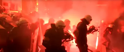 REVOLTE ÎN SERBIA. Sute de persoane au încercat să ia cu asalt clădirea Parlamentului din Belgrad (VIDEO)