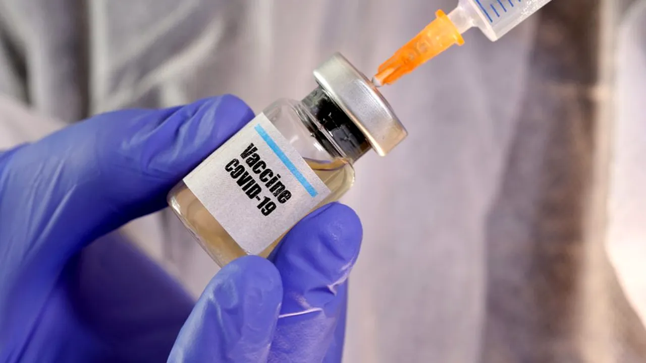 Vaccinul anti-COVID produs de Rusia este în ultima fază de testare 