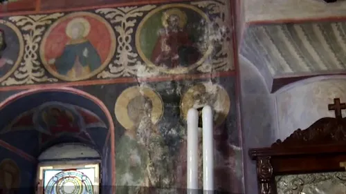Ce decizie a luat Patriarhia în cazul preotului bisericii-monument găurite pentru a se monta aer condiționat