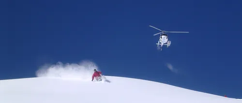 Un austriac s-a izbit de stânci și a a murit în timp ce făcea heliski în Munții Făgăraș