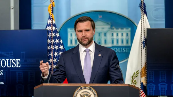 JD Vance refuză să numească „război” conflictul cu Iranul: „În acest moment nu există schimb de focuri”