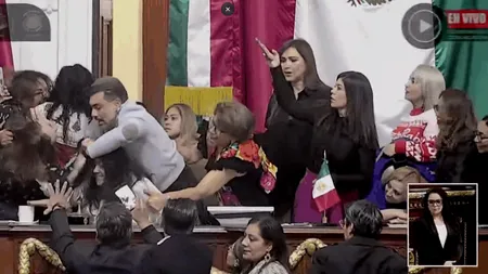 O ședință a Congresului din Mexico City s-a încheiat cu bătaie. Deputatele s-au îmbrâncit și s-au tras de păr. Care a fost cauza conflictului