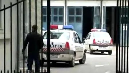 Polițiștii argeșeni au deschis o anchetă în cazul copilului de doi ani care a băut insecticid