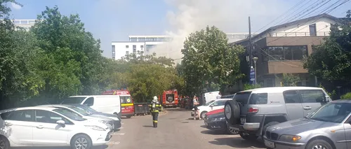 FOTO, VIDEO | UPDATE: Incendiu în București. Mai multe case din Sectorul 3, afectate/Incendiul a fost stins