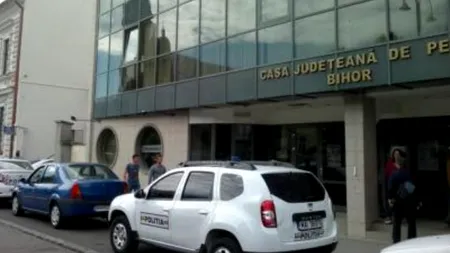 Percheziții la Casa de Pensii Bihor și la mai multe firme, într-un dosar de corupție 